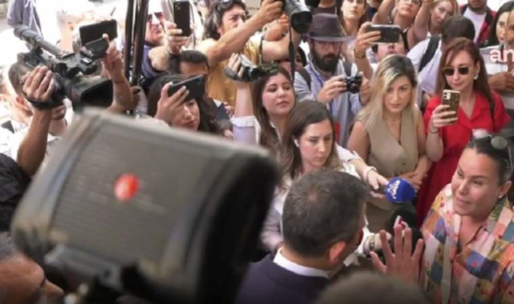 Atama bekleyen engelli öğretmen Özgür Özel’den ağlayarak yardım istedi