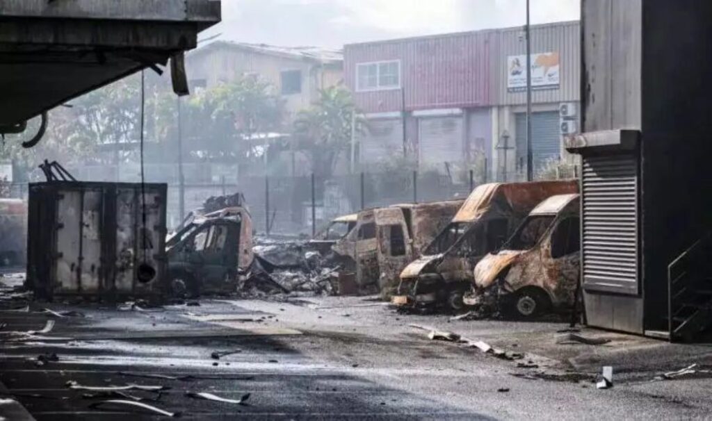 Avustralya ve Yeni Zelanda, Yeni Kaledonya’daki vatandaşlarını tahliye edecek