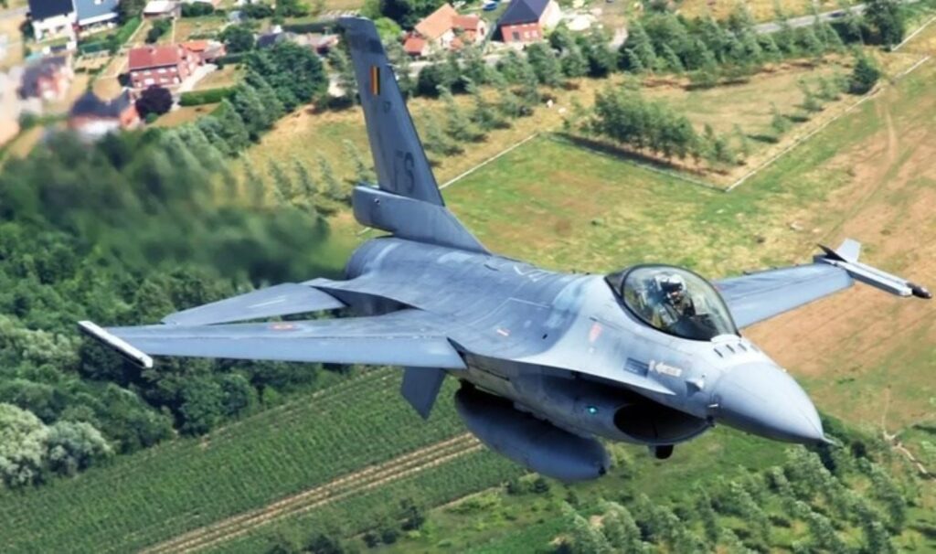 Belçika, Ukrayna’ya 30 adet F-16 savaş uçağı teslim edecek