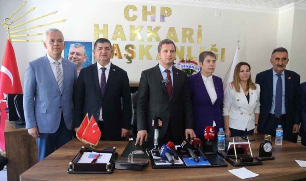 CHP heyetinden Hakkari’de iktidara sert çıkış: ‘Kayyum atamaları, AKP’nin belediyelere çökme projesidir’