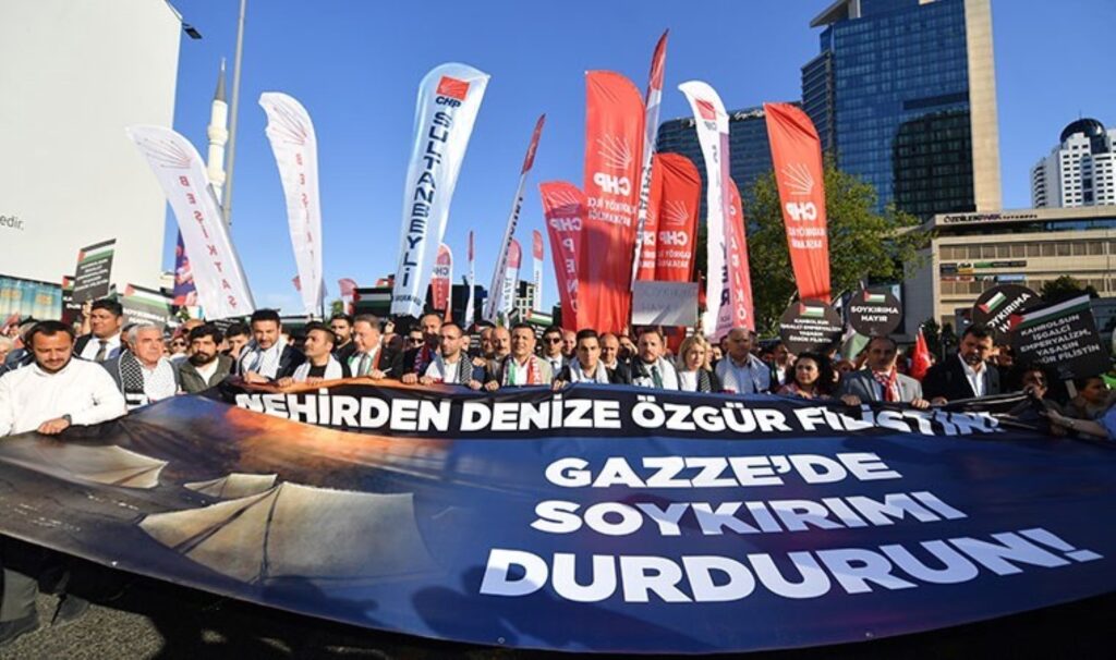 CHP’den İsrail Konsolosluğu önünde eylem: ‘Bizim safımız Gazzeli masumların safıdır’