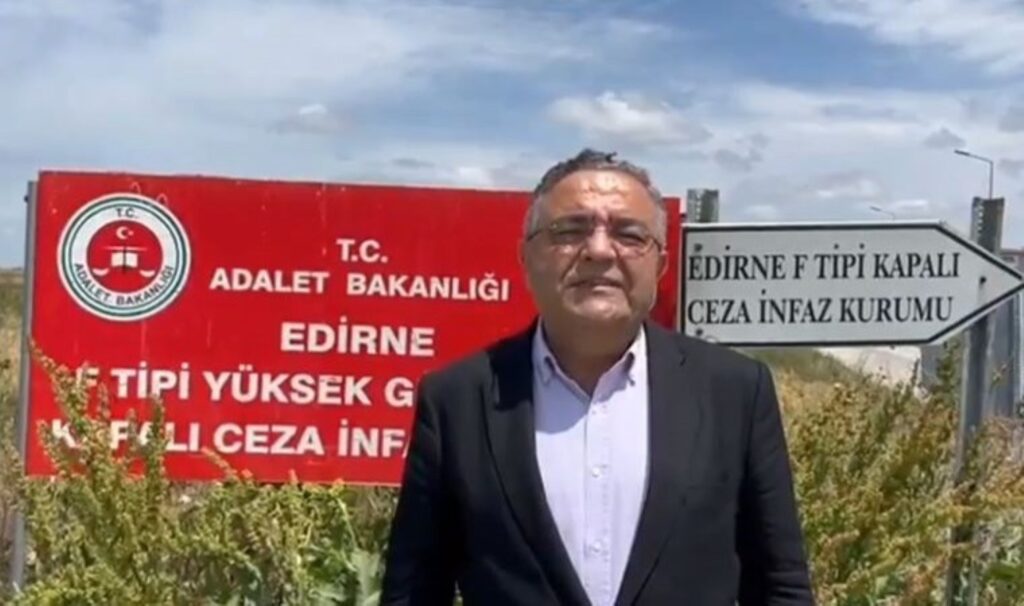 CHP’li Sezgin Tanrıkulu’ndan Selahattin Demirtaş’a cezaevinde ziyaret