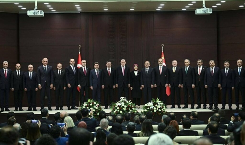 ‘En beğenilen’ bakanlar anketi paylaşıldı: Birinci sıra bu kez değişti