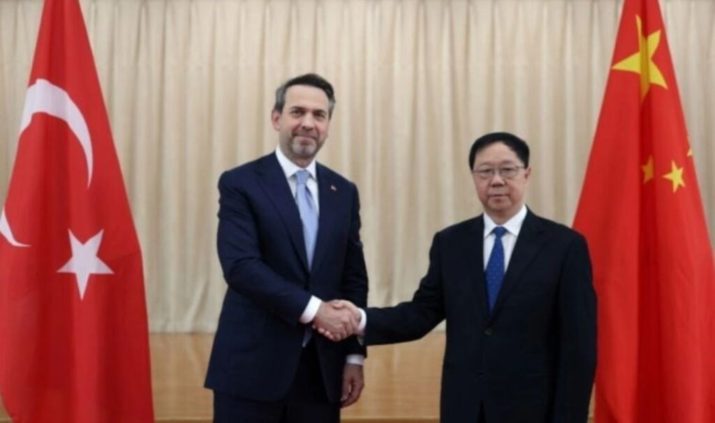 Enerji Bakanı Bayraktar Çin’i ziyaret etti