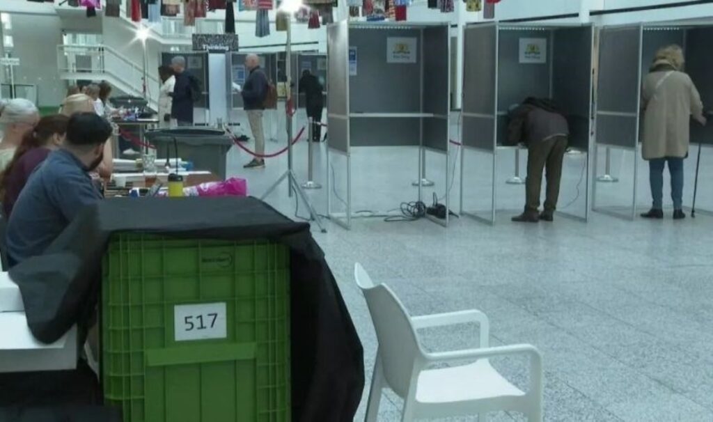 Hollanda’da AP oylaması başladı