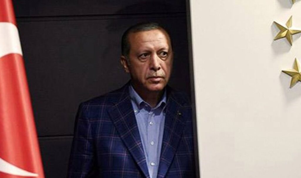 İletişim Başkanlığı ve Adalet Bakanı’ndan peş peşe açıklamalar: ‘AYM Erdoğan’ın yetkisini iptal etmedi’