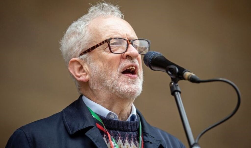 İşçi Partisi’nin önceki lideri Jeremy Corbyn bağımsız aday olarak seçimlere girecek
