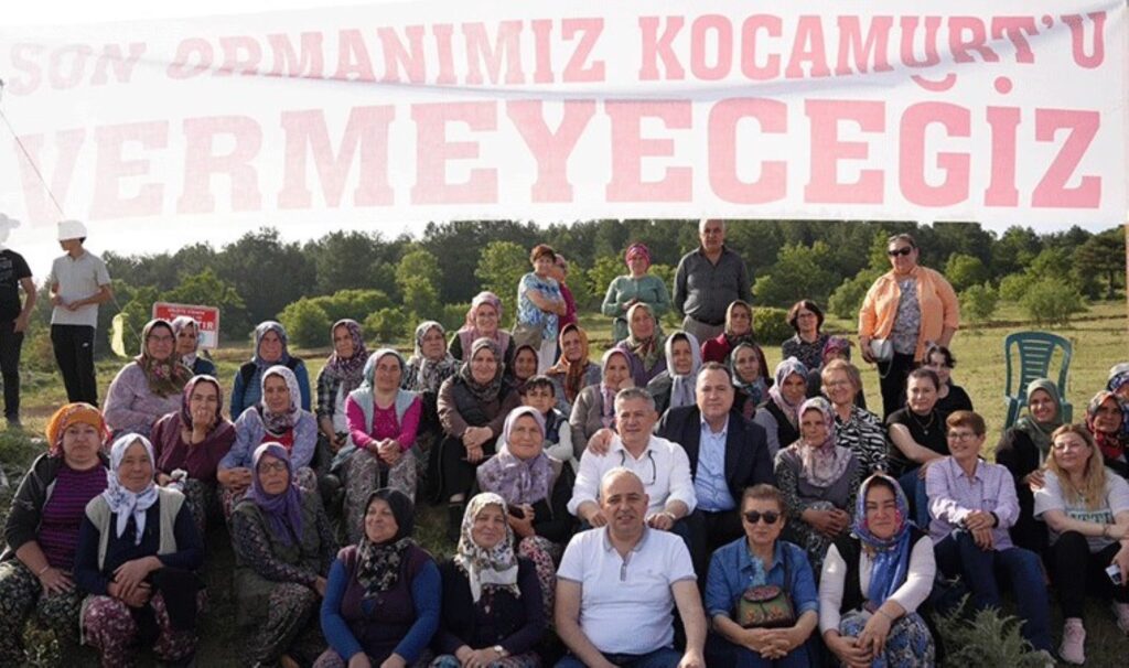 Kalemoğlu köyü sakinleri madene karşı direniyor: ‘Kocamurt’u vermeyeceğiz, ormanda talana hayır!’