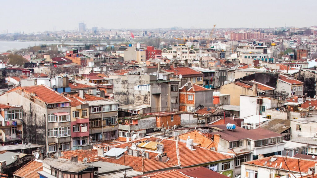 KONUTDER’den çarpıcı araştırma: İstanbul’da 3 kişiden 1’i barınma sorunu yaşayacağını düşünüyor