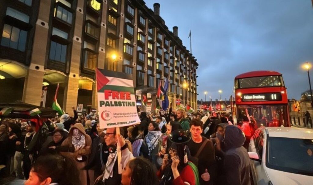 Londra’da Filistin’e destek gösterisi yapıldı: Gözaltına alınanlar var