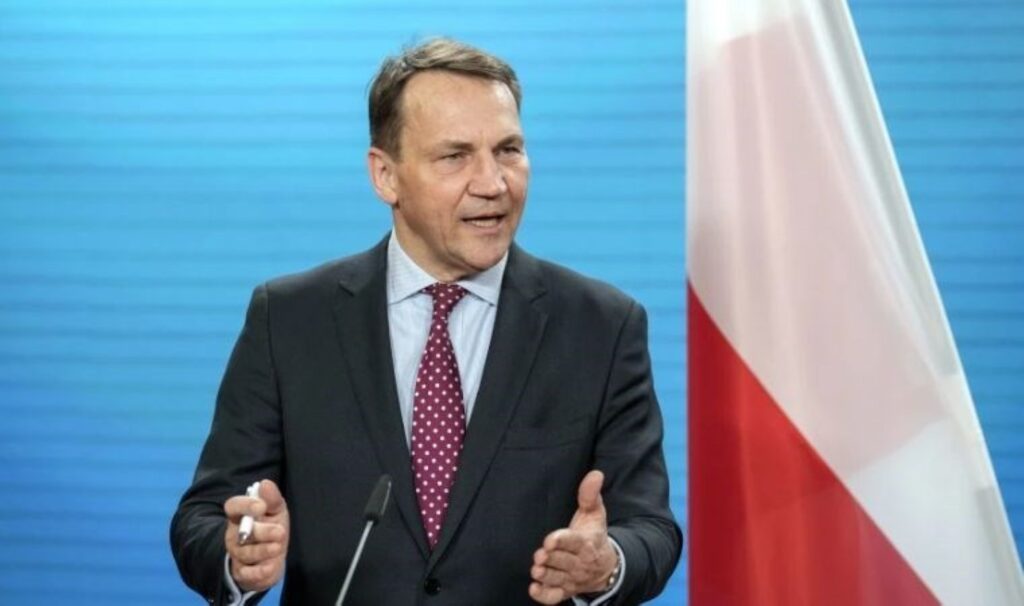 Polonya Dışişleri Bakanı Sikorski: “Avrupa yeniden silahlanmalı”