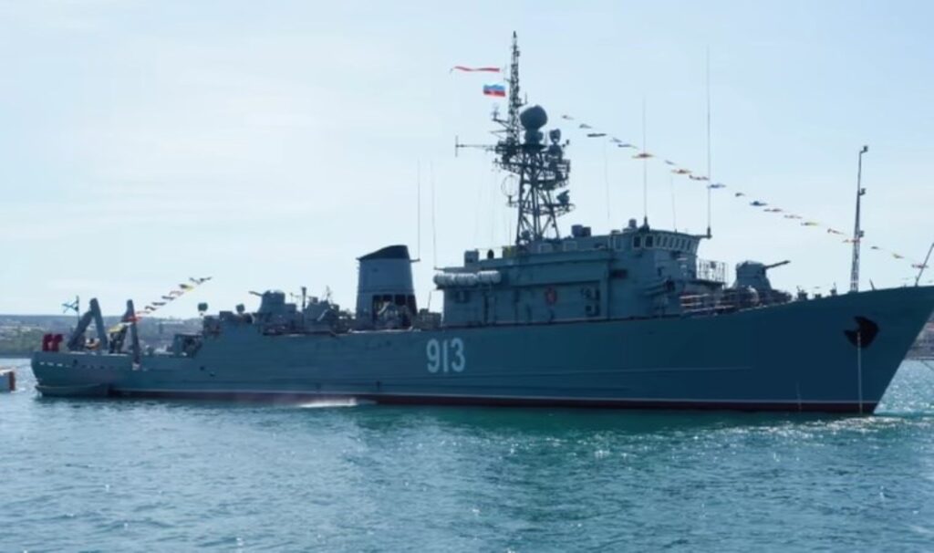 Rus Karadeniz Filosu’na saldırı: ‘Mayın avlama gemisi imha edildi’