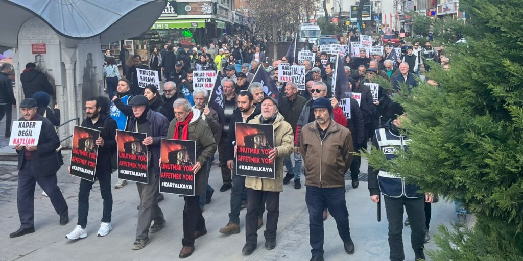 Sol Parti Bolu’daki katliam için yürüdü: Affetmek yok!