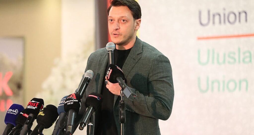 AKP’li Mesut Özil’e büyük şok! Almanlar istemedi