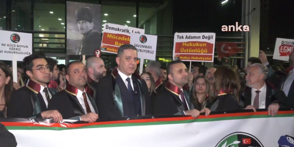 Ankara Barosu’ndan “Cumhuriyet ve Hukuk” yürüyüşü