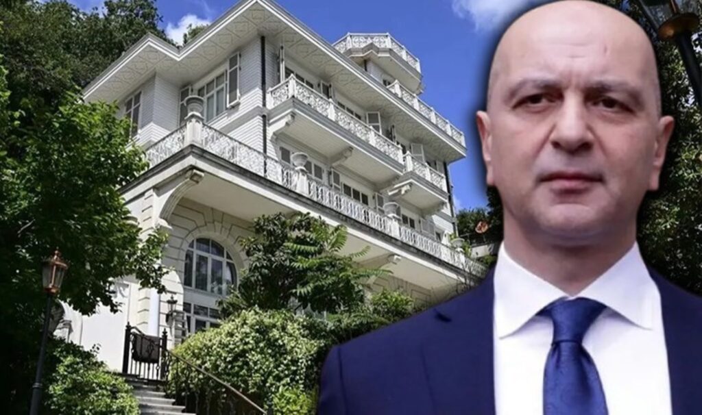 Boğaz’ın en pahalılarından… FETÖ firarisi Akın İpek’in iki köşkü satışa çıktı