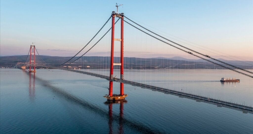 Bu köprü milyarları müteahhitlerin kasasına taşıyor