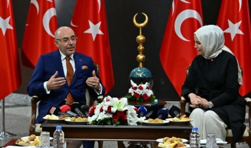 Cumhur’un bayramlaşmasında ‘ikram’ muhabbeti: ‘Yemezseniz çıkın yapacağız’