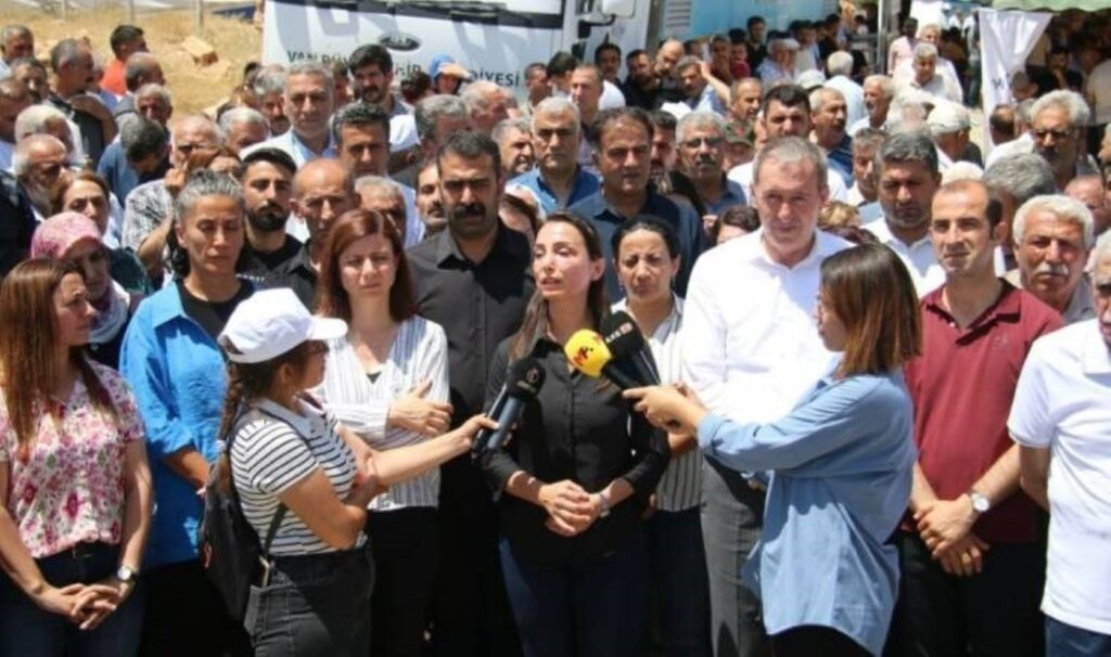 DEM Parti’den Diyarbakır ve Mardin yangınları için çağrı: ‘Acilen afet bölgesi ilan edilmeli’