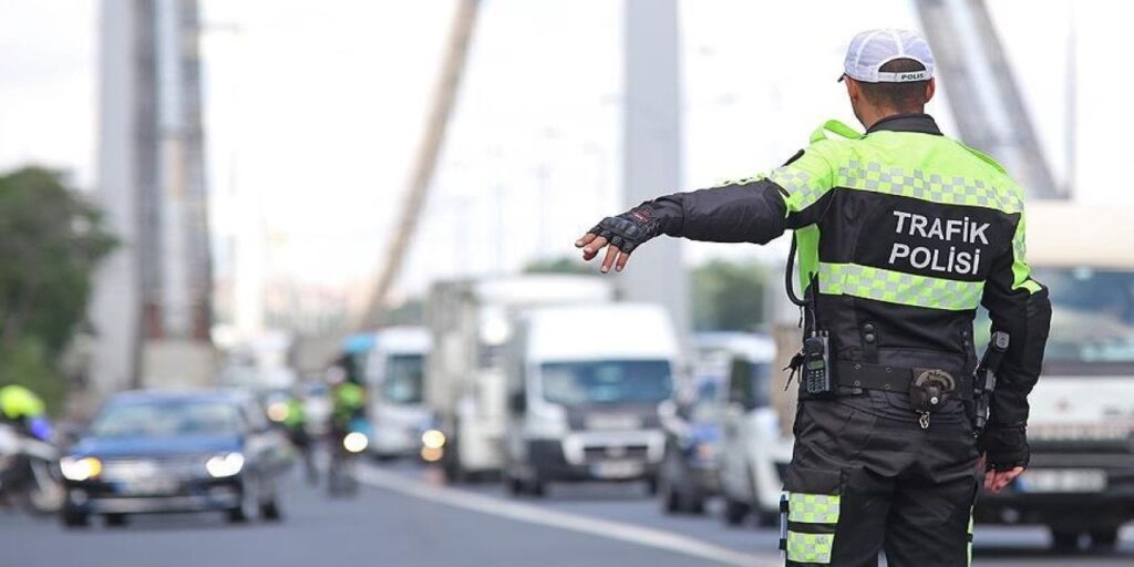 Düğün ve trafik magandalarına ağır cezalar yolda! Drift, havaya ateş açma, makas atmaya hapis!