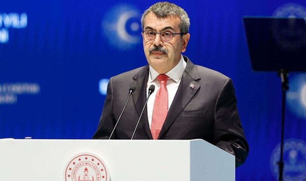 Eğitim Sen’den, Bakan Tekin’e ‘fonlanma’ yanıtı: ‘Dinci gerici cemaat ve tarikatlara baksın!’