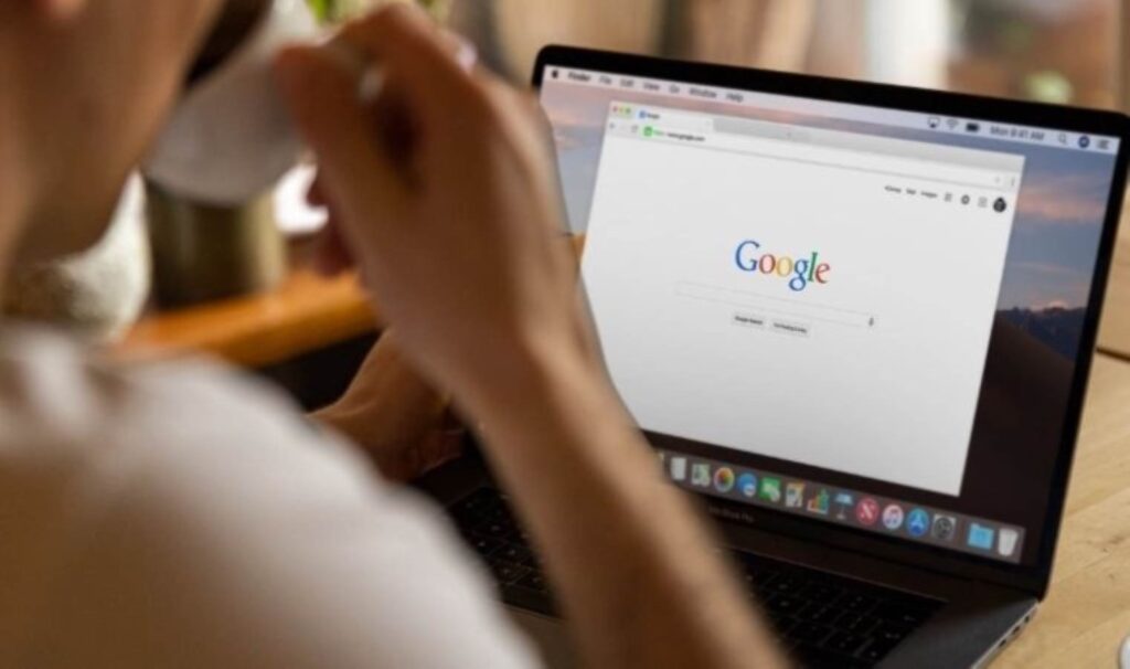 Gmail’e Gemini AI kenar çubuğu geldi! Nasıl kullanılacak?