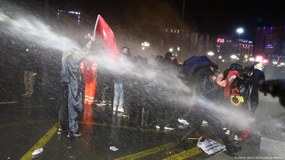 İmamoğlu mitingi sonrasında polis müdahalesi: 43 gözaltı