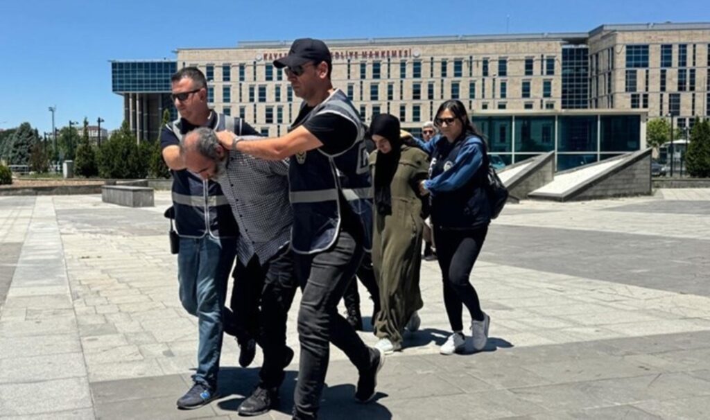 Kayseri’de Atatürk Anıtı’na baltalarla saldıranlara tutuklama kararı