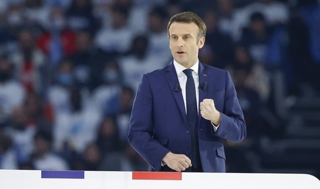 Macron’dan muhalefet partilerine ‘iç savaş’ uyarısı