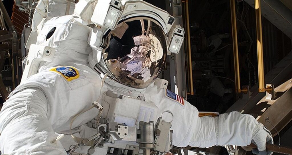 Mahsur kalan iki astronotunun yerini alacak ekip uzaya gönderildi