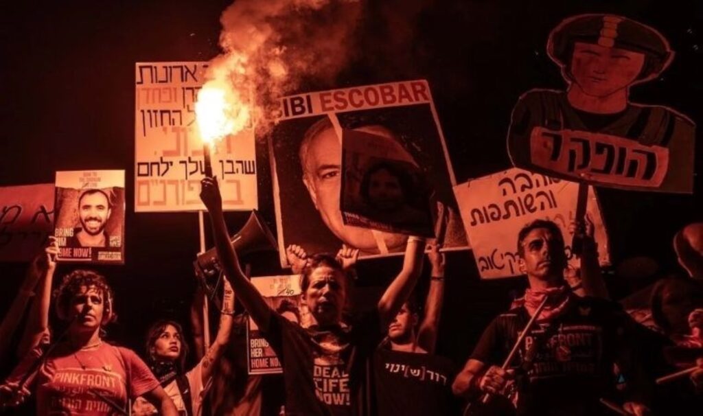 Netanyahu hükümetinin istifası talebiyle… İsrailliler bir kez daha meydanlara indi