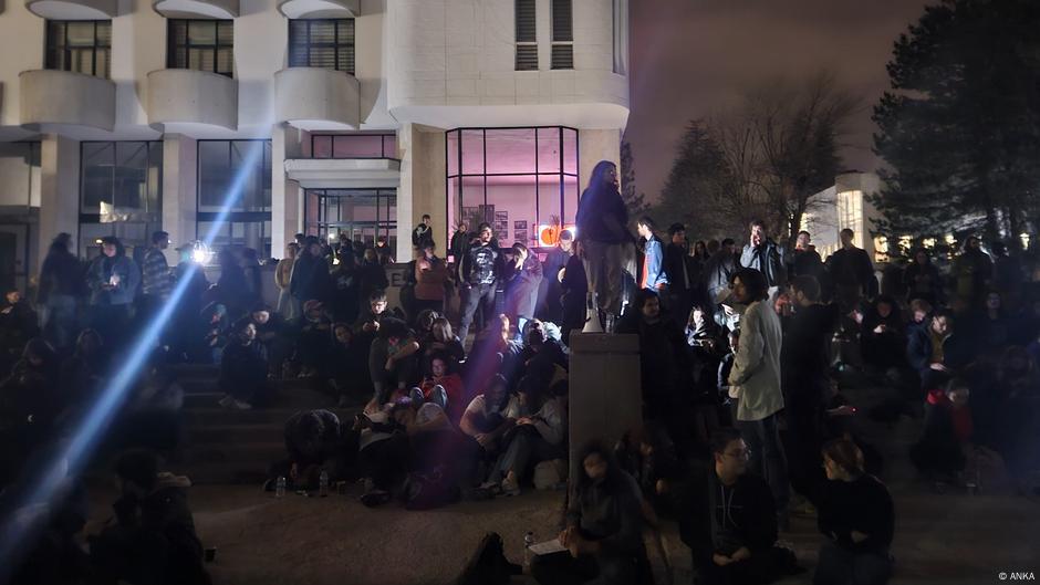 ODTÜ’lü öğrencilere gece yarısı polis müdahalesi