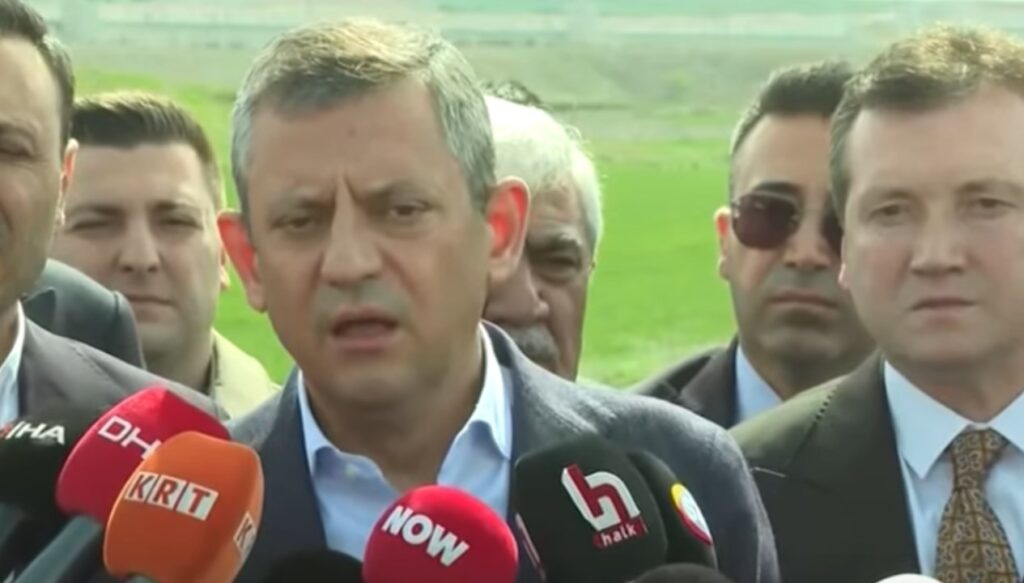 Özel’den cezaevi ziyareti: Bayramı bayram olmaktan çıkardılar