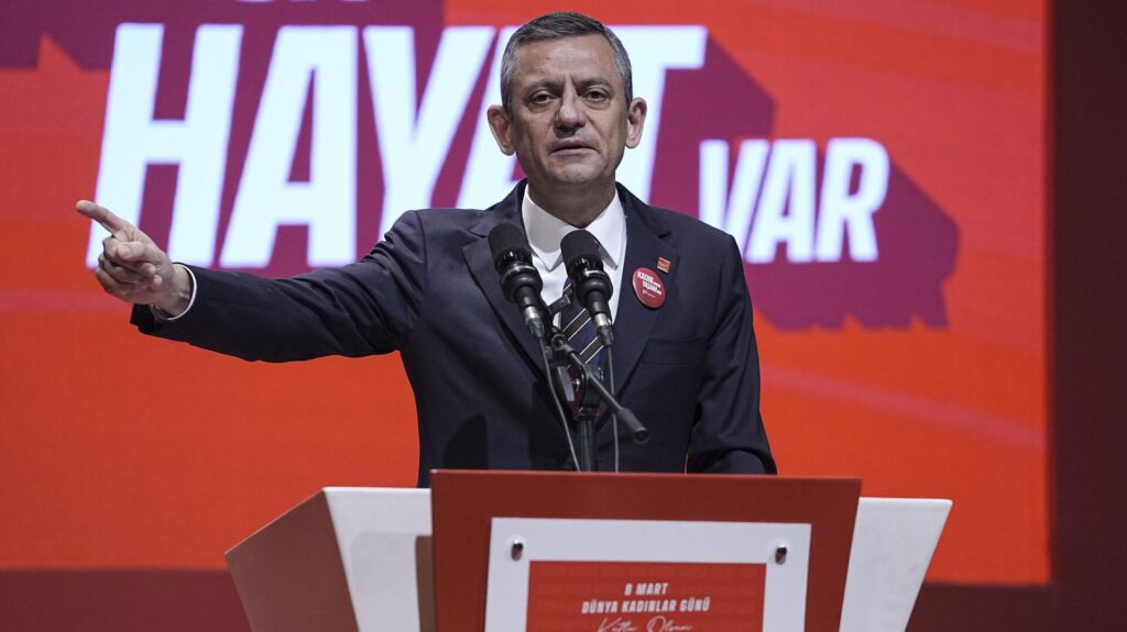 Özgür Özel ve Mansur Yavaş, gözaltı kararlarıyla ilgili açıklama yaptı