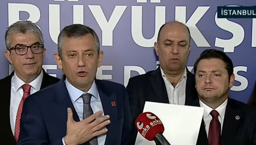 Özgür Özel: Pazartesi günü normal bir Türkiye’ye uyanmak istiyoruz