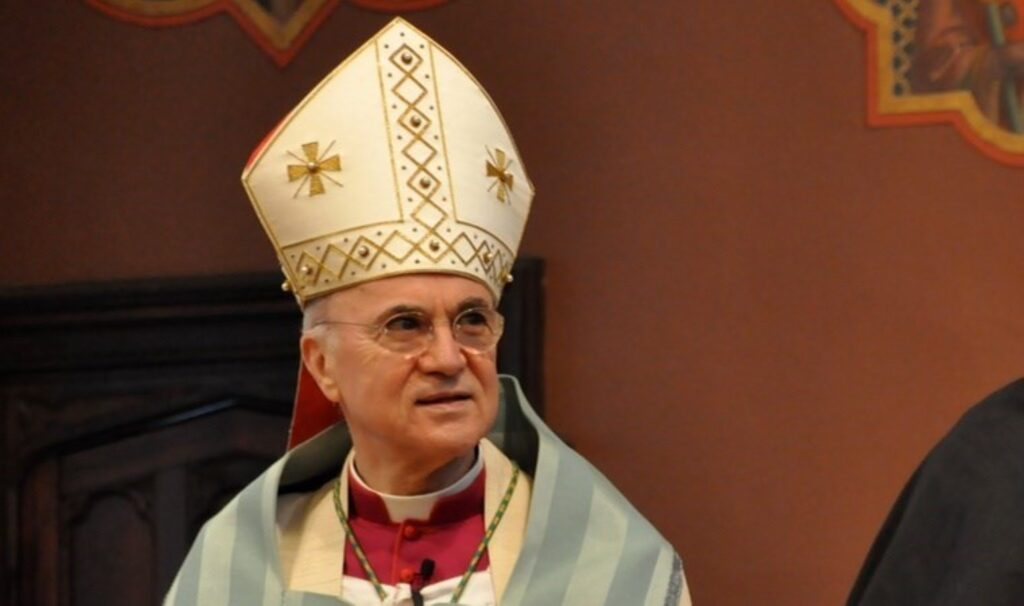 Papa Franciscus’u sıkça eleştiriyordu: Başpiskopos savunma vermeye çağrıldı