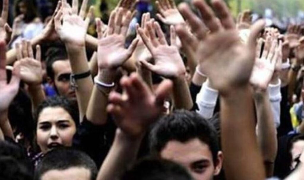 SOL Genç’li Ünsal: ‘Geleceğimizi elimizden alan bu sistemle uzlaşmayacağız’
