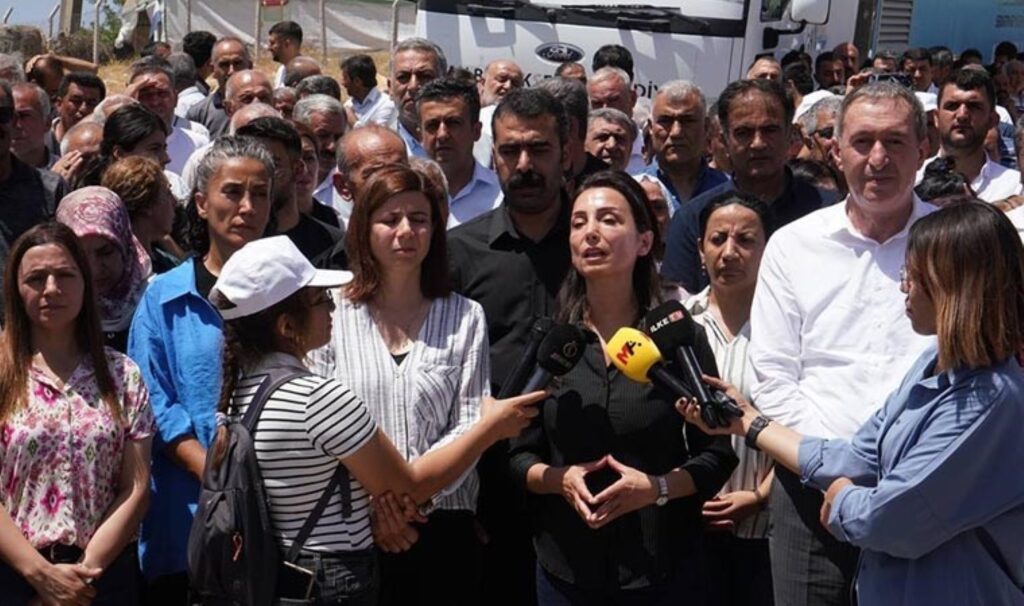 Tülay Hatimoğulları’ndan ‘yangın’ açıklaması: Burası acilen afet bölgesi ilan edilmeli