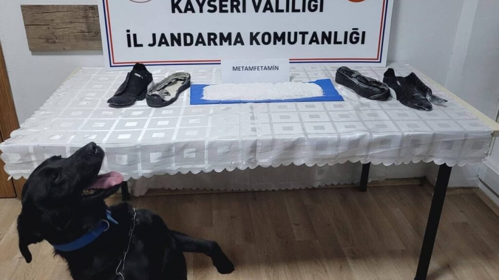 Uyuşturucuyu ayakkabının tabanına gizlemişti! Yabancı uyruklunun cezası belli oldu