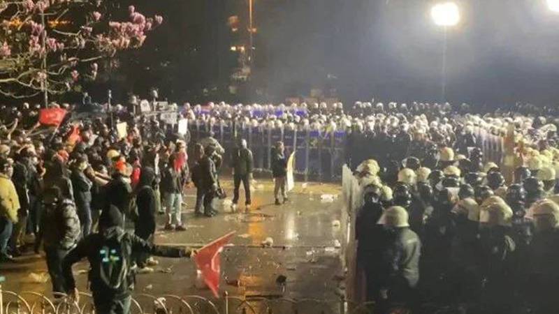 Adalet Bakanı’na soruldu: Kadın tutukluların erkek tutukluların bulunduğu alanlardan geçirilerek sözlü tacize açık bırakıldığı iddiaları doğru mudur?