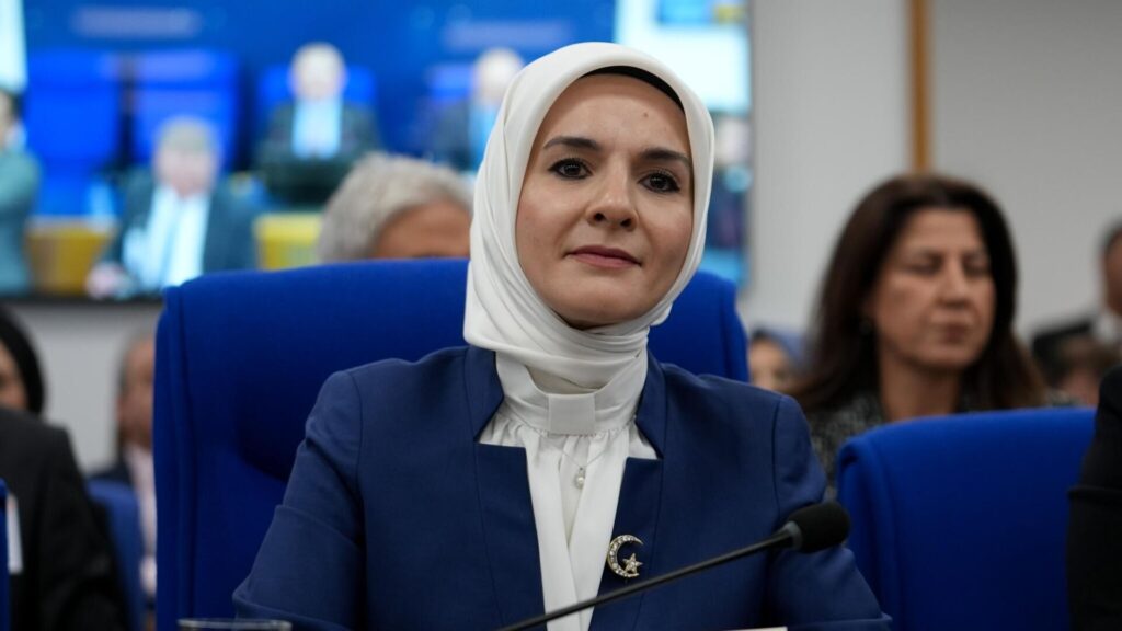 Aile ve Sosyal Hizmetler Bakanı Göktaş’tan nüfus uyarısı: ‘Askere gönderecek genç bulamayabiliriz’