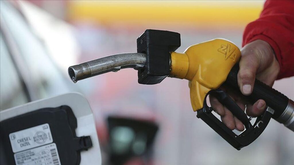 Akaryakıt fiyatlarında dengesizlik sürüyor: Benzine bir zam daha geldi