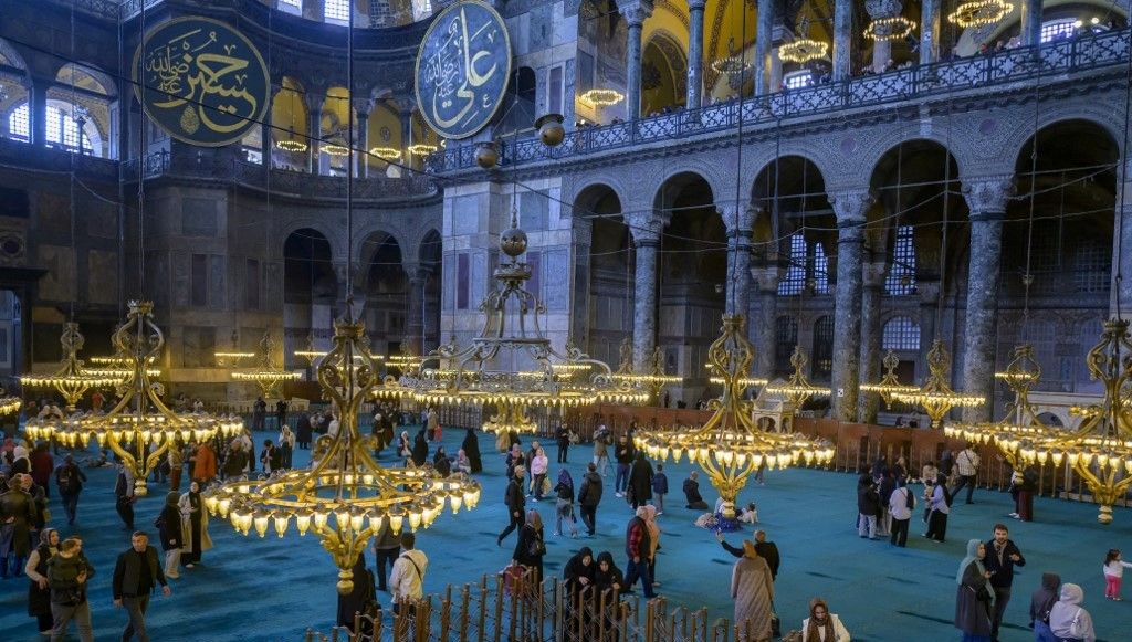 “Bin 488 yıllık mücevher”: Ayasofya büyük depreme hazırlanıyor