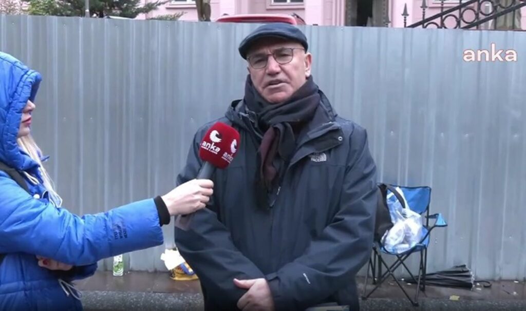 Çadırı kaldırıldı, kitapları alındı… Adalet Bakanlığı önündeki nöbetini tamamlayan Mahmut Tanal’dan yeni açıklama: ‘Suç duyurusunda bulunacağım!’
