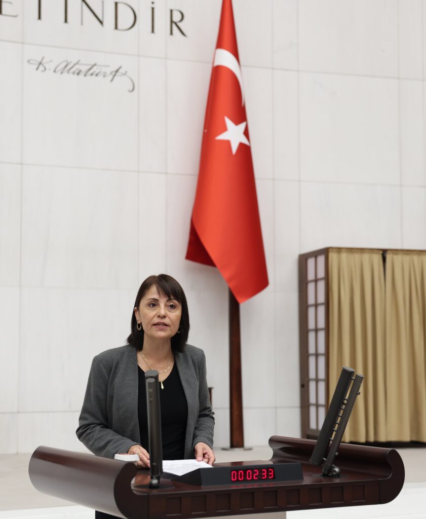 DEM Parti Milletvekili Keziban Konukçu’dan eylemdeki Sakarya Şehir Hastanesi işçileri için önerge