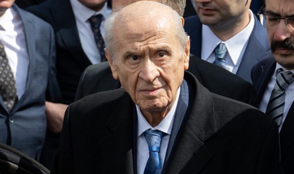 Devlet Bahçeli, Özgür Özel’in ‘cunta’ ifadesine ateş püskürdü: ‘Darbe meraklısı bir zavallının hezeyanı!’
