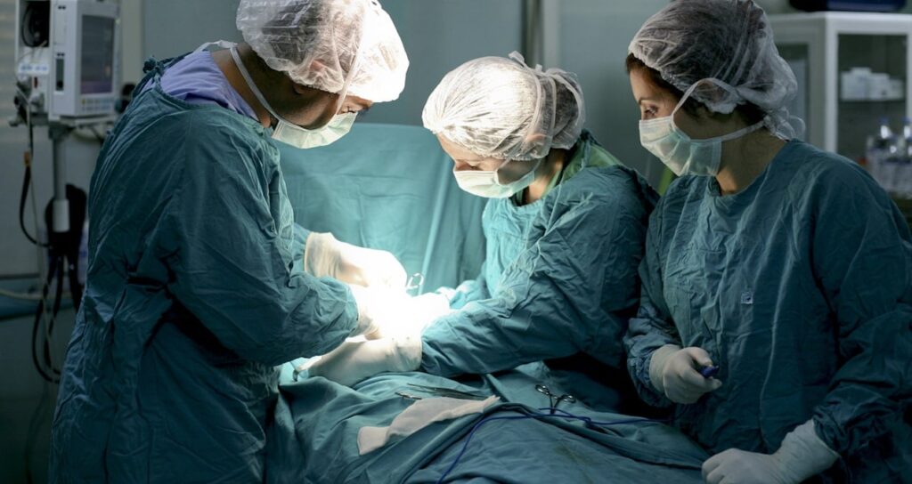 Duyan inanamıyor! Vücudundaki 5 böbrekle yaşıyor