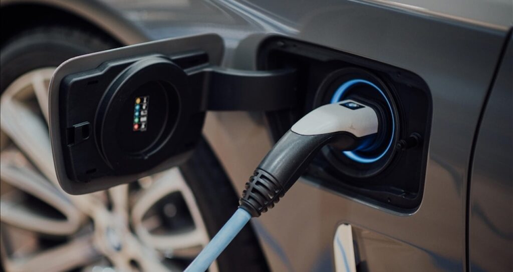 Elektrikli otoda dengeler değişiyor: BYD, Tesla’yı solladı