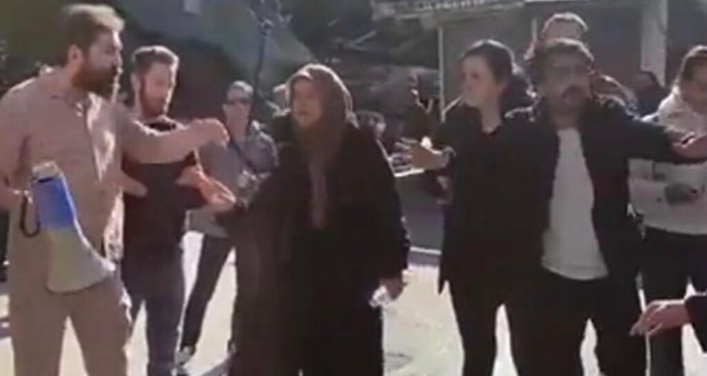 Eylem yapan öğretmenlere polisin kullandığı sözler tepki topladı