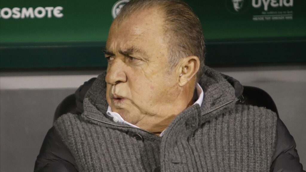 Fatih Terim Suudi Arabistan’da ‘çıldırdı’: ‘Bu hakemle yarı final olmaz’